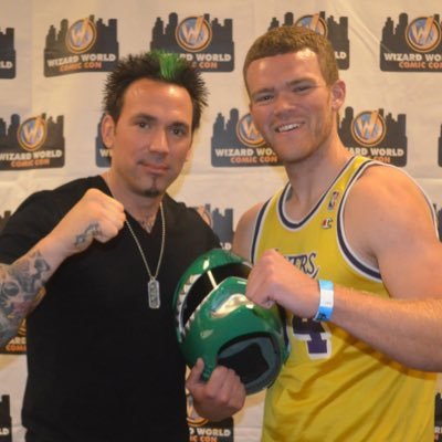 pzzapwr's profile picture. graphic designer with a love for 90s nostalgia