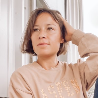 Smut Author | Podcast Host | Mom | 30s & Finding my thriving | Keep Marriage Spicy & God first
