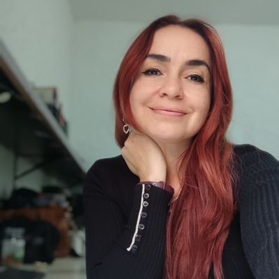 Le_blanch's profile picture. Mujer, amante del café, el pozole y el elote. Maratonista. Compro libros y los leo todos. Descreída e Intolerante -incluida la lactosa- UNAM.