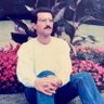 N_Chaykar's profile picture. … ای کاش می‌توانستند از آفتاب یاد بگیرند که بی‌دریغ باشند در دردها و شادی‌هاشان حتی با نانِ خشکِشان و کاردهایشان را جز از برایِ قسمت کردن بیرون نیاورند…