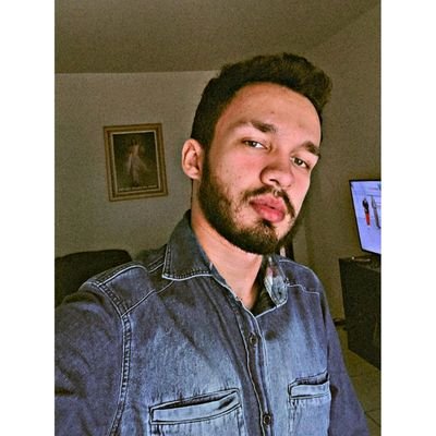 Sem dúvida, uma pessoa muito além do que se vê aqui.🌙
