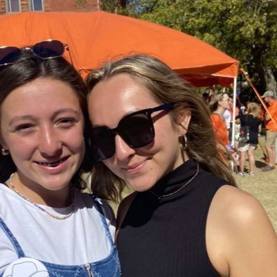 themiachavez's profile picture. 