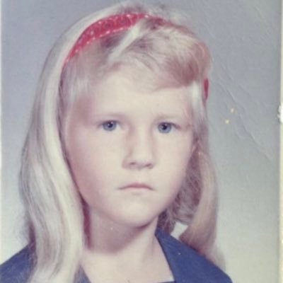 I love Jesus✝️America🇺🇸Strong Woman💪🏼Blessed Wife, Mother & Grandma👰🏼♀️🤱🏼👵🏼 FOREVER #CHOWS 😊Kinder photo👧🏼