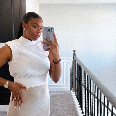 If you really love me, buy my Farfetch and SSENSE wishlist 💅🏾 IG:@theluxewife_