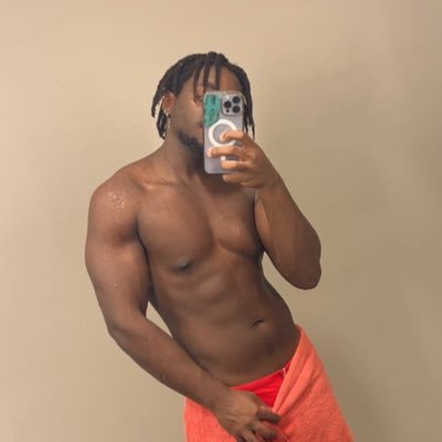 🔞✋🏾| 23🕺🏾|NY🗽| I love Latinas❤️| cosplay😏| https://t.co/De1y5ZkZ5Z |❗️I only respond on OF❗️|Straight👈🏾|XLMeat🐎|backup: @zayaqua