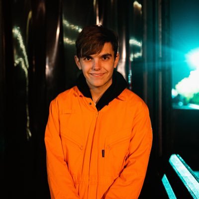 lewisdewar15's profile picture. 🎢Theme Parks🎢🎭Musical Theatre🎭