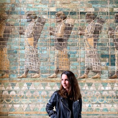 Investigadora Predoctoral en la Universidad de Zaragoza 📚 Epigrafía y Arqueología de la Antigua Roma 🏛️ Nacida en Sevilla, ubicada en Zaragoza 📍