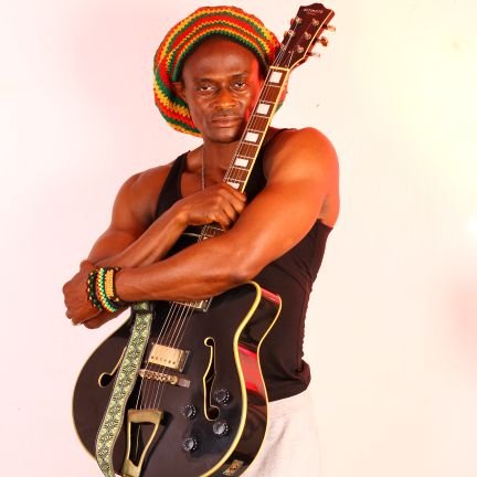 king ezekaya  is a reggae musician, a guitarist ,a songwriter n a singer ,a performer n a French teacher. for live and dj performance call +2348121624190