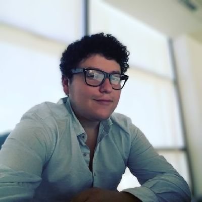 amigo, compañero, maestro alumno alegré ,enojon, feliz risueño hablador creido sincero engreído soberbio pero al final yo sin más ni menos sólo yo