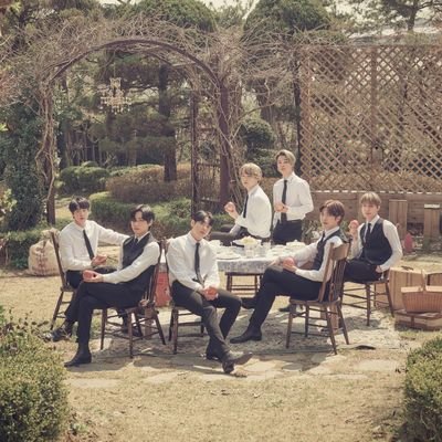 Fan account. Fan of BTS.
Fell in love with 'Dope MV' in 2017.
I'm ordinary K-ARMY but i want to protect BTS from hater. love all 7 members💜
Mostly retweets.