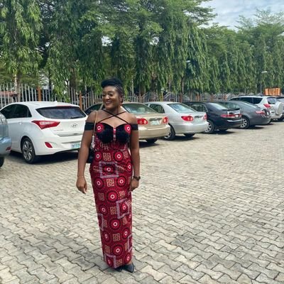 God❤ 
MD 🇳🇬👩‍⚕️

Aspiring Paediatrician

Fitness enthusiast🏋️‍♀️🤹‍♂️👟

Family first

Lover of Nature