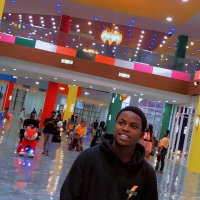 rizzy_ell's profile picture. 