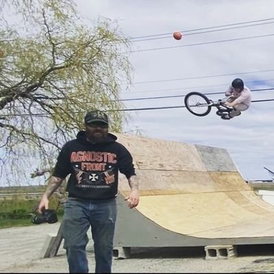 C_BRONSON666's profile picture. Work, catch bass, pet your puppers, ride the ole bmx, and fuck off...