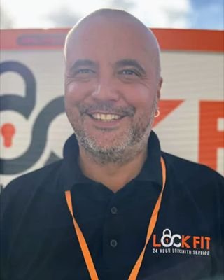 _basingstoke_'s profile picture. Friendly and reliable locksmith covering Basingstoke and Hook area. Key snapped? Locked out? Lock replacements/upgrades. Vetted ☆, fully insured ☆ and DBS ☆