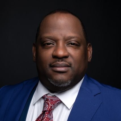 CEO |Award winning Entrepreneur |Facilitator |TV & Radio |Conf speaker |Author |Dreambuilder | Papa |Husband | AMDG | YNWA *views expressed are my own
