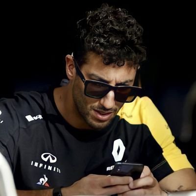 a compendium of the most out of context and random @danielricciardo moments