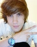 Chato, convencido, teimoso,extravagante, egoísta, ciumento,Namorado da @Sua_bebezinha_ e #Bebê da @Gabizinhah__  s2