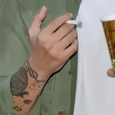 facethecinema's profile picture. teecee || 20 || she/her || will only follow 18+ ᓚᘏᗢ current smau: blow a kiss, make a wish 💋💫 UPDATE: inactive🌱