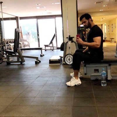 khanasgar90's profile picture. 