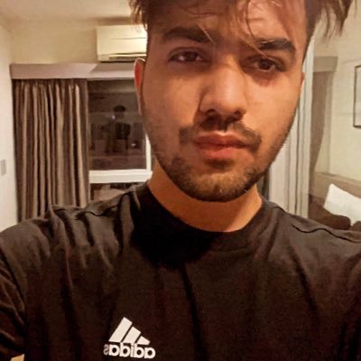 Hardworking,Passionate Most desirable Bachelor. Love me Hate Me but you cant ignore me😉😝