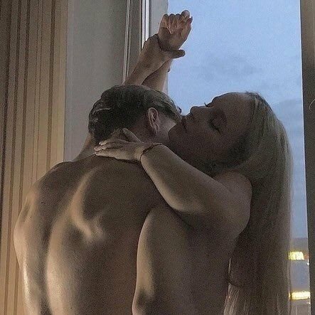 follow:
@erosvampiregod
@sexhorrorart
if you have any sexy pic of you or with your partner send on our DM 🔥