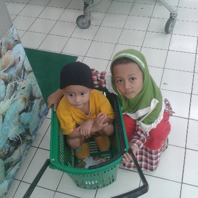 Sudah punya istri dan 2 anak siiip sekarang jadi 3