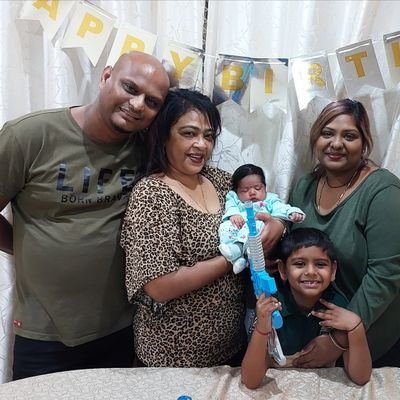 tashtn's profile picture. Proudly🇿🇦 mama bear to SHIVAAN& SAHANA 
Wife to mahesh...Foodaholic🍕🍔🌮🌭🥃🥂
All about positive vibes, spreading ❤️and 🌍☮️