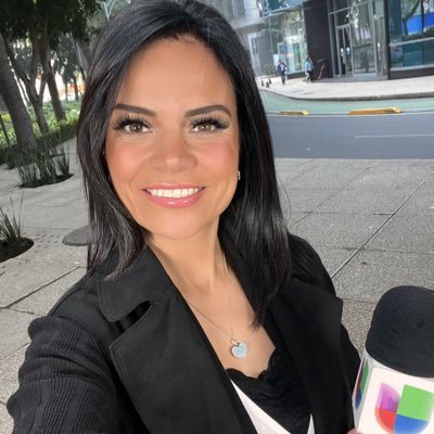 Periodista, reportera en Univision !!!