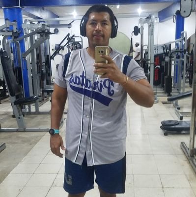 bienvenidos ala cuenta oficial de twitter de Héctor michel guillen carvallo...exfutbolista profecional de los tiburones rojos del Veracruz!!