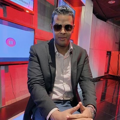 Periodista de la República Dominicana, Analista político y sin pelos en la boca , sin miedo a la libre expresión.