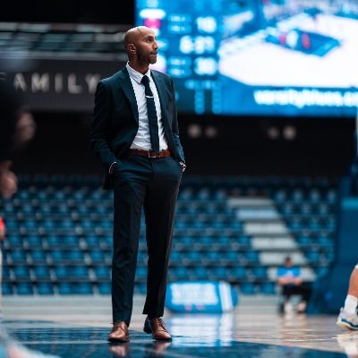 Head Coach Men’s Basketball 
University of Toronto