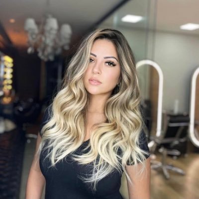 Dithas11's profile picture. Diamond💎 at hand and heart