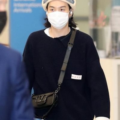 minYoongi1328's profile picture. 대한민국의 래퍼, 작곡가, 레코드 프로듀서. 빅히트뮤직 매니지먼트, 한국 보이그룹 방탄소년단의 멤버로 데뷔