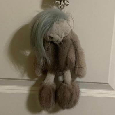 Follow_Lavenir's profile picture. 