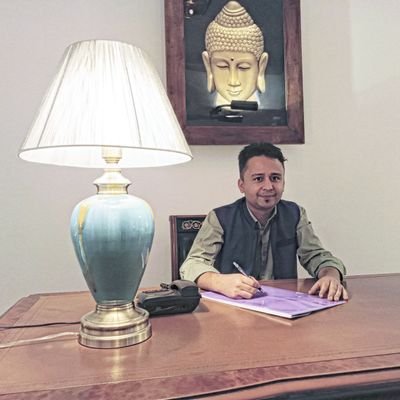 BeingRaam's profile picture. #dissectingsocietyviawords
General Surgeon