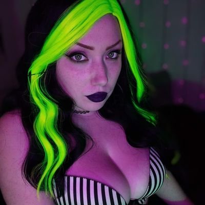 Your Big Titty Goth Princess. 
Top 7% of all OnlyFans creators. 
Gamer 🖤 Milf 🖤 Pawg