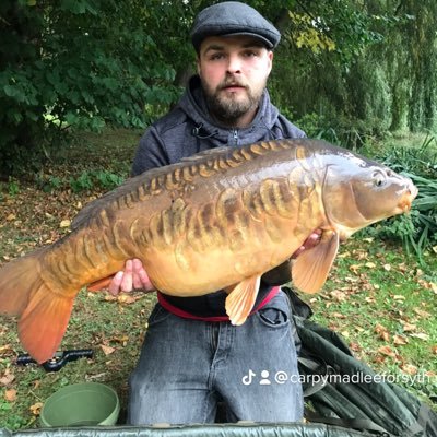 Carp Angling addict Man united supporter seperated Dad to my amazing Gorgeous 3 sons ❤️💙