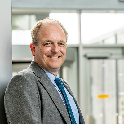 Professor of Artificial Intelligence at the University of Southampton. Head of Electronics and Computer Science, and Director of the UKRI MINDS CDT.