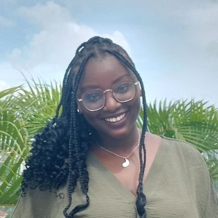 totally_thandi's profile picture. just a woman trying to grow 🪴