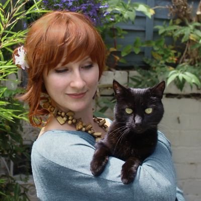 Alter ego of @lauramadeleine. Cornwall, folklore, plants, cats, books. Author of The Cat of Yule Cottage and A Midwinter's Tail coming Oct 23 from @BooksSphere