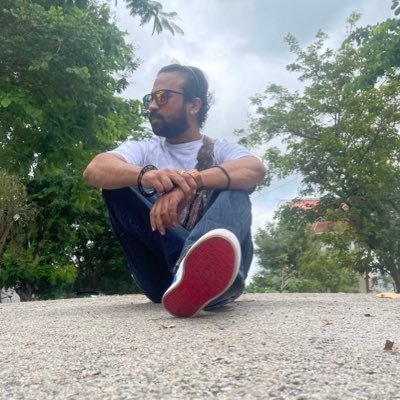 Jaiinvickky's profile picture. We make your products go global !