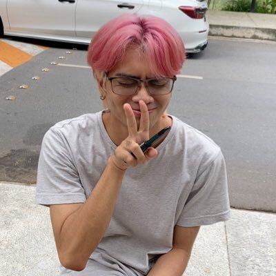immawhitechoco's profile picture. ยิ้มให้บ่อยกว่าสูบบุหรี่นะ