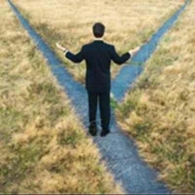 شاعر ، فعال اجتماعی ، پژوهشگر ،بی طرف نسبت به چپ وراست مصطلح ،حق طلب
