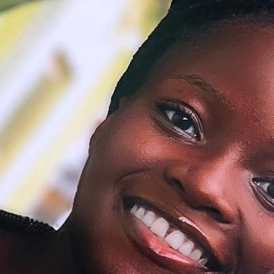 TemiSina's profile picture. God's😌
Chemist 👩‍🔬
I write🖊️