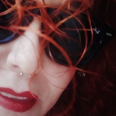 Funky vintage fan.❤️Music. Princess Park Reading Club crazy shadow warrior. I make covers for fics: https://t.co/52PtJNxLa1 TPWKTW 🇪🇸🇬🇧