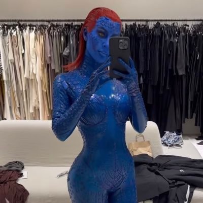 Jules2_2's profile picture. 