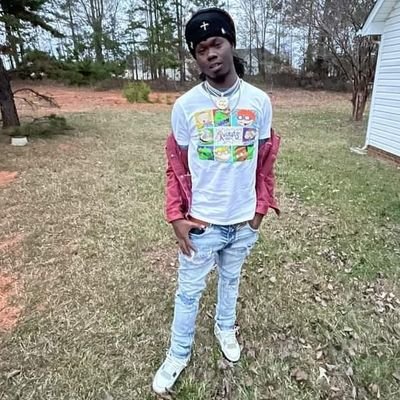 Got to pressure trap 🪤 S.Y.L Leader/CEO Foundation of S.Y.L music GROUP  🎵🎶 and Operations 

North Charlotte Bound 📲💯🥶