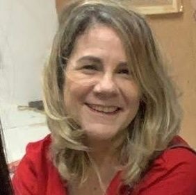 Sou leonina, mãe de 4, avó de 2, e enfermeira sanitarista!
Eleitora de Lula há muito tempo!