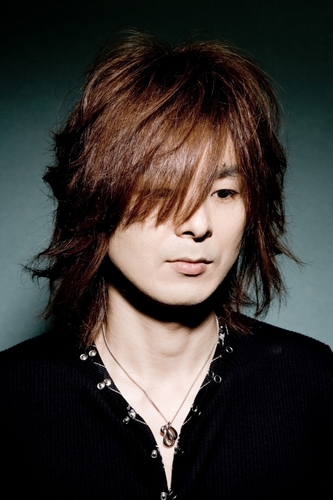 バンド「RAMAR」のドラマー。謎の洋楽ロックドラマー。Zildjian、CANOPUS DRUMSエンドーサー。またある時はドラム教室の設立、運営をプロデュースするプロデューサー。最近ではゴルフのシングルプレイヤーを目指して邁進している⛳️ ゴルフのお誘いやドラムについてお気軽にDM下さい。無言フォローも大歓迎です。