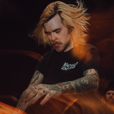 jameson_oldpoet's profile picture. Screaming, but not just in pain. lead yeller in @oldpoetsux. probably looking at goose memes instead of paying attention.